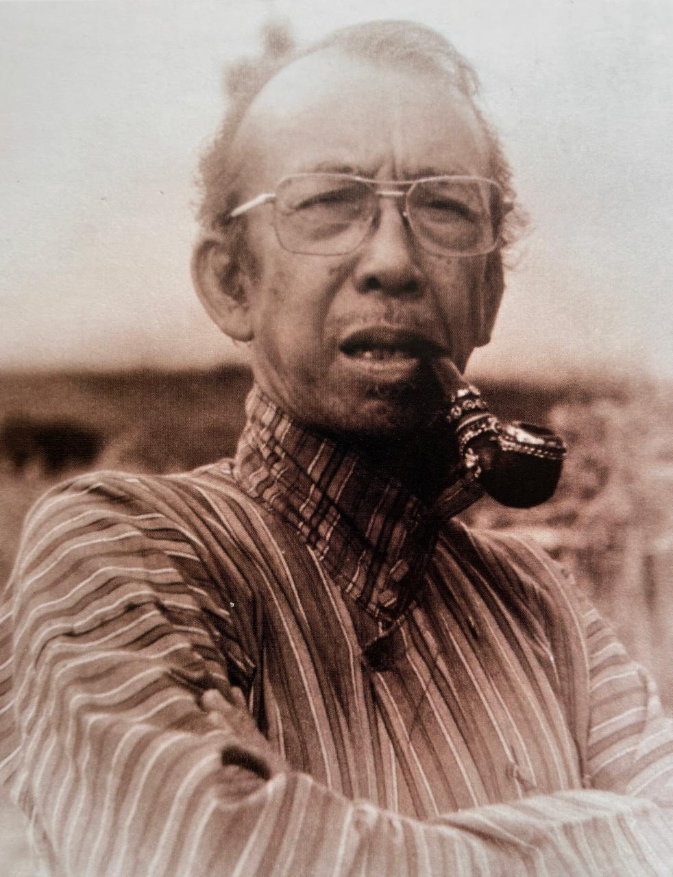 Pelukis Sudjojono (1913-1986). Selalu kelihatan serius, angker dan filosofis. (Foto: Dokumen)